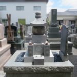 甲州山崎石のお墓を再加工。お客様の想いのこもったお庭の玉石を利用した五輪塔が完成しました。藤枝市養命寺にて